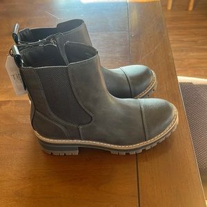 Time and Tru grey Chelsea boots size 7 tags still on never worn